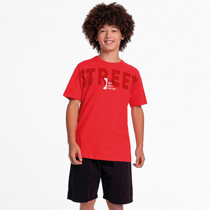 Conjunto camiseta street e bermuda com bolso e tingimento reativo