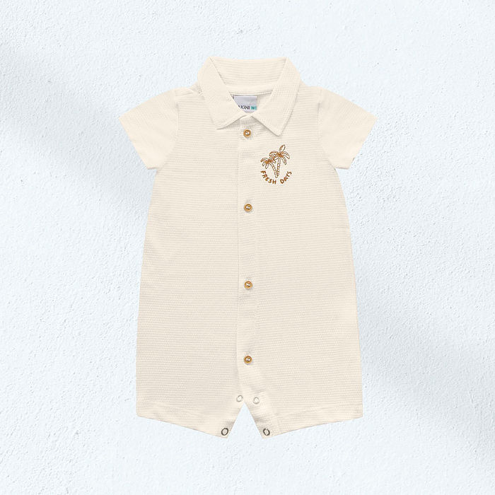 Macacão com botão de pressão em malha favo