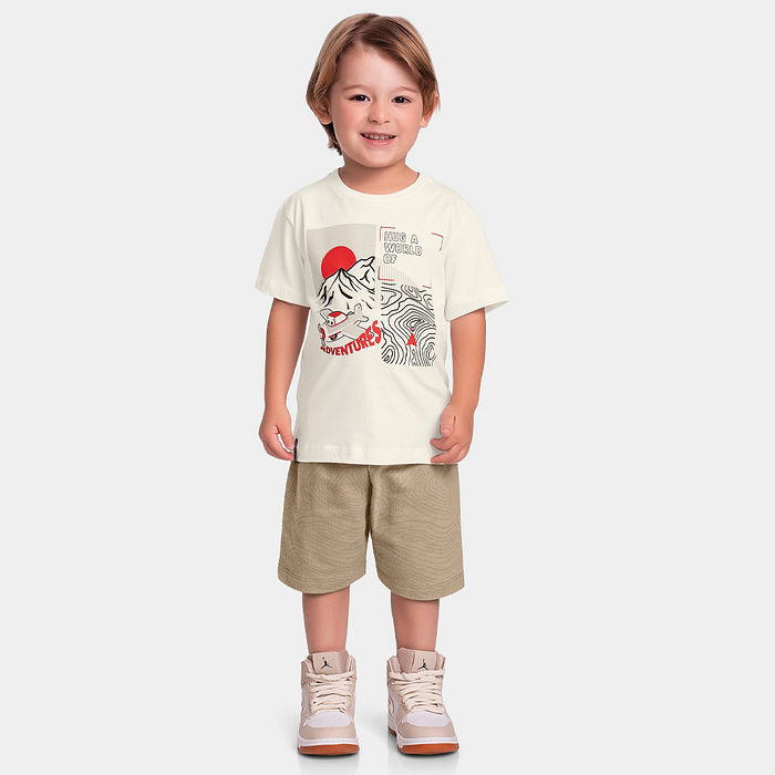 Conjunto camiseta adventures e bermuda com bolso em moletinho