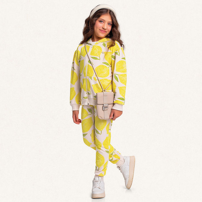 Conjunto jaqueta com capuz e calça em molecotton linho frutinhas