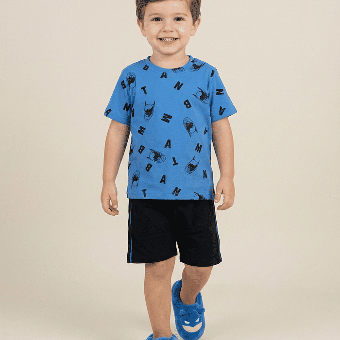 Conjunto camiseta e bermuda personagens