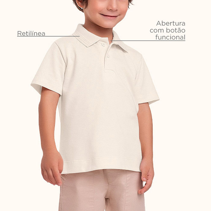 Camisa polo em malha favo com botão funcional