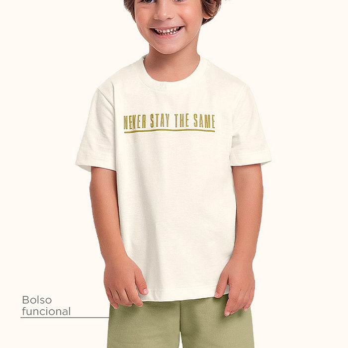 Conjunto camiseta em meia malha e bermuda em moletinho com bolso funcional e cadarço decorativo