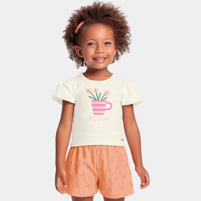 Conjunto blusa de flor e short em tecido laise
