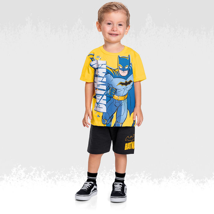 Conjunto camiseta batman em meia malha e bermuda