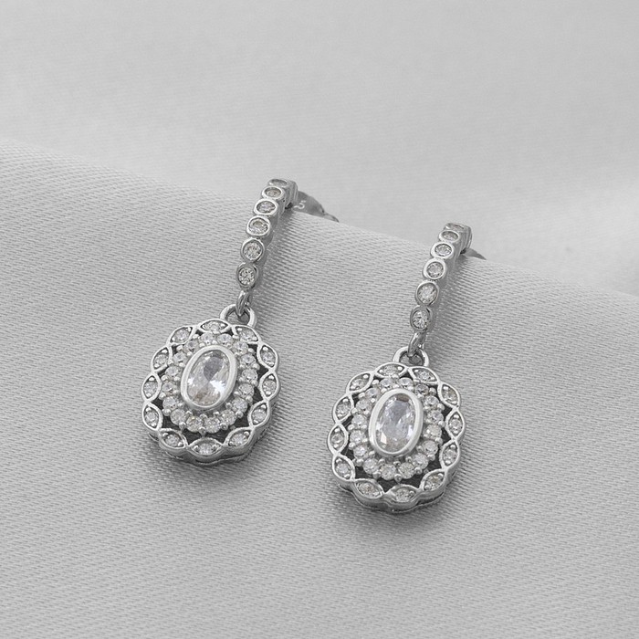 Brinco de Prata Meia Argola Oval com Zircônia Cristal