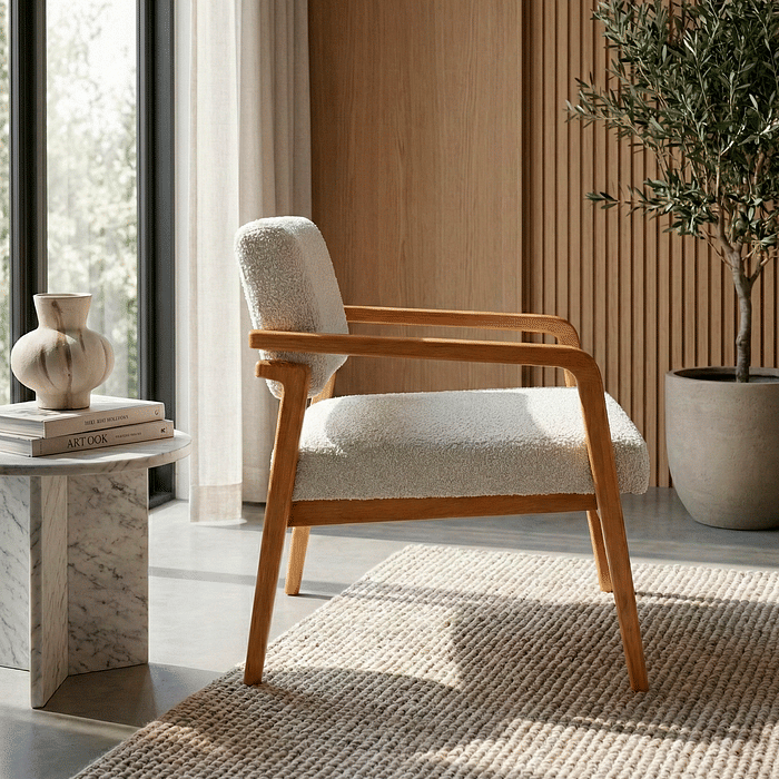 Poltrona de Madeira Maciça Estofada Positano