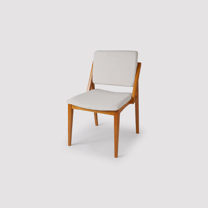 Cadeira Orvieto Estofada Ergonômica em Madeira Maciça