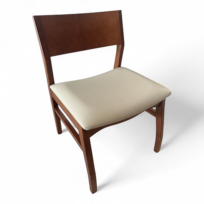 Cadeira Panamá com Encosto Ergonômico e Assento Corino Creme