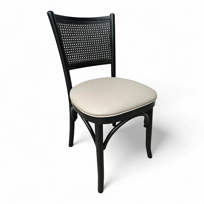 Cadeira Luxemburgo Cor Preta Assento Estofado Facto Fendi