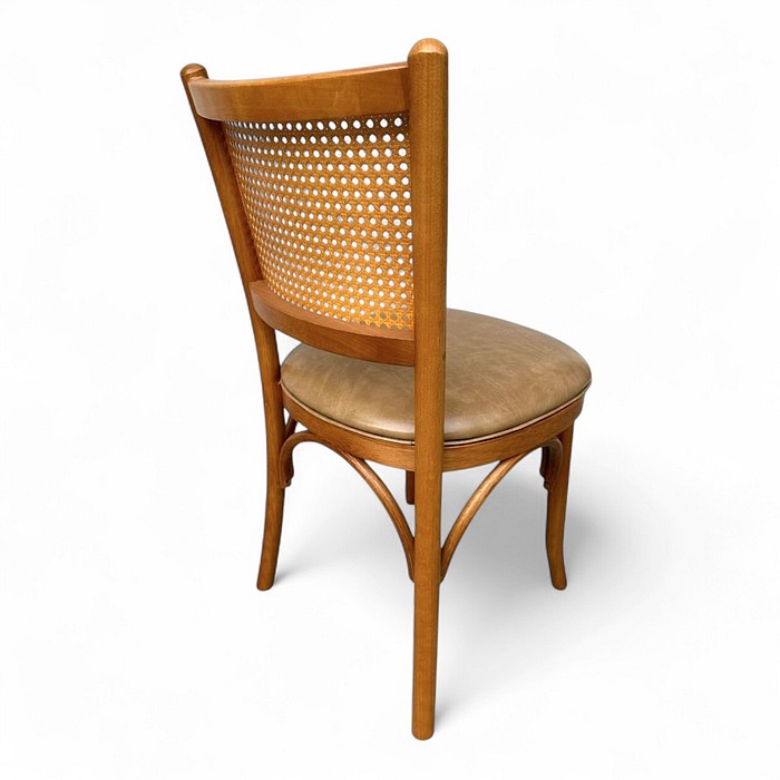 Cadeira Luxemburgo Cor Mel Assento Estofado Itapema Bege