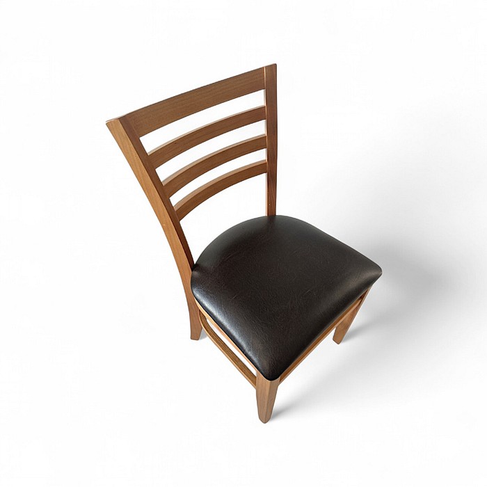 Cadeira Montana Four Resistente e Elegante Assento Corino Preto e Castanho