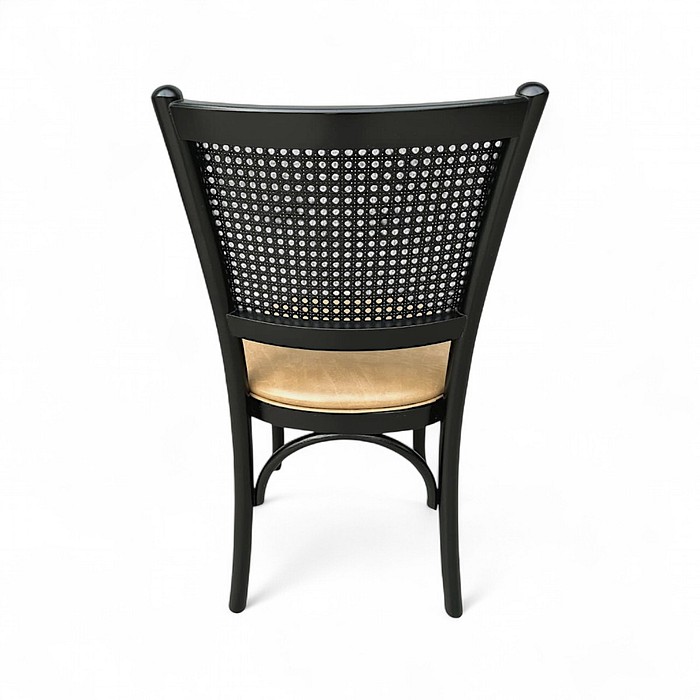 Cadeira Luxemburgo Cor Preta Assento Estofado Itapema Bege