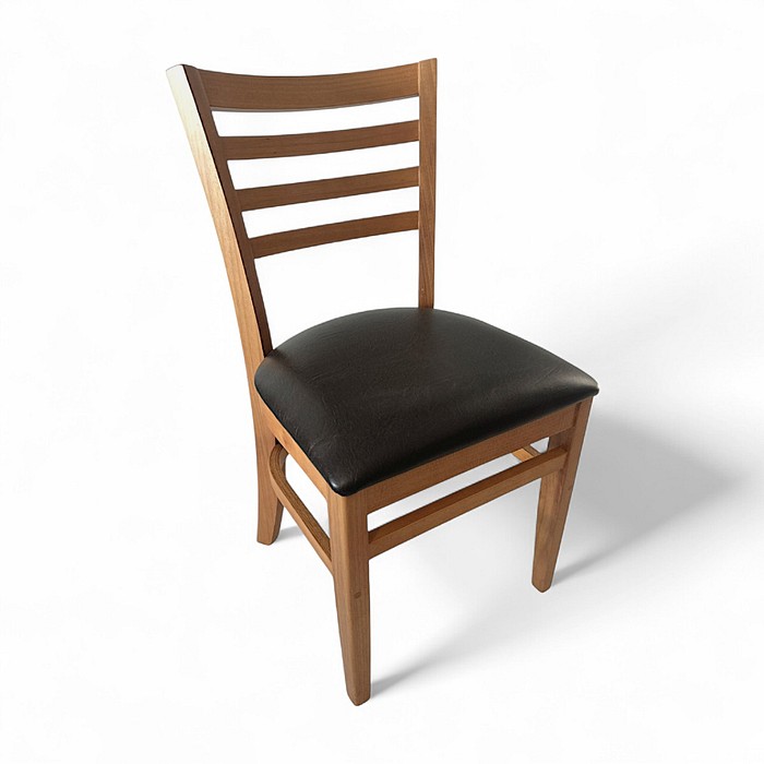 Cadeira Montana Four Resistente e Elegante Assento Corino Preto e Castanho