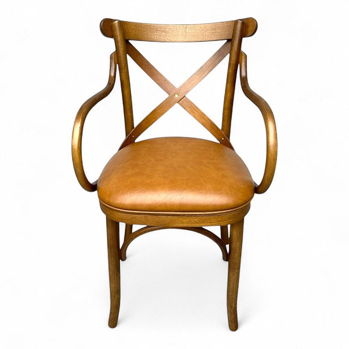 Cadeira Espanha Com Braços Castanho Estofado Itapema Camel