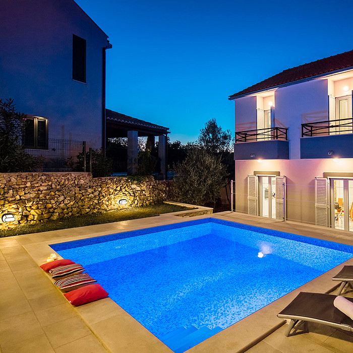 Tartaruga Clean IP41 E27 Lente Policarbonato -Preto - BLUMENAU