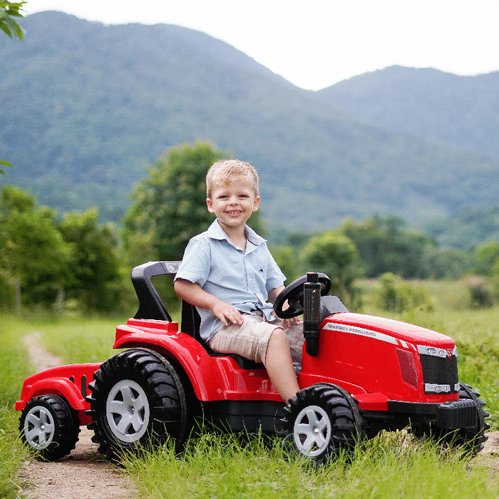 Trator Big Massey Ferguson com caçamba