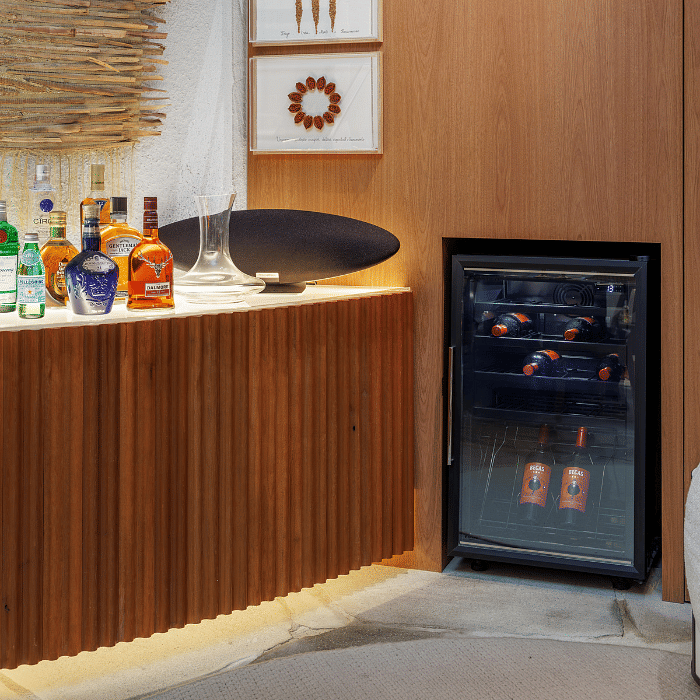 ADEGA VERTICAL AD100 PORTA NA DIREITA