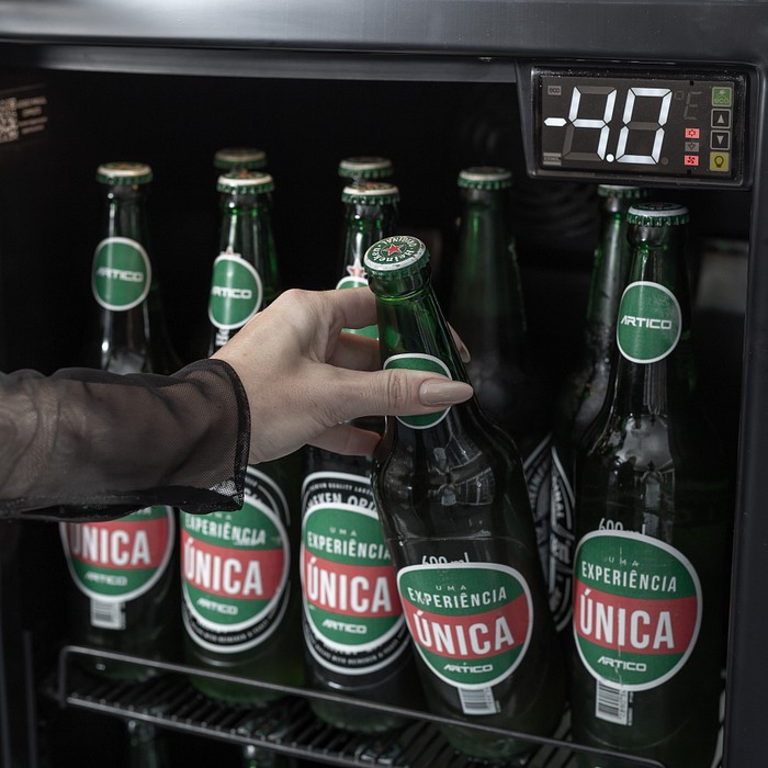 CV200 Pegando cerveja 