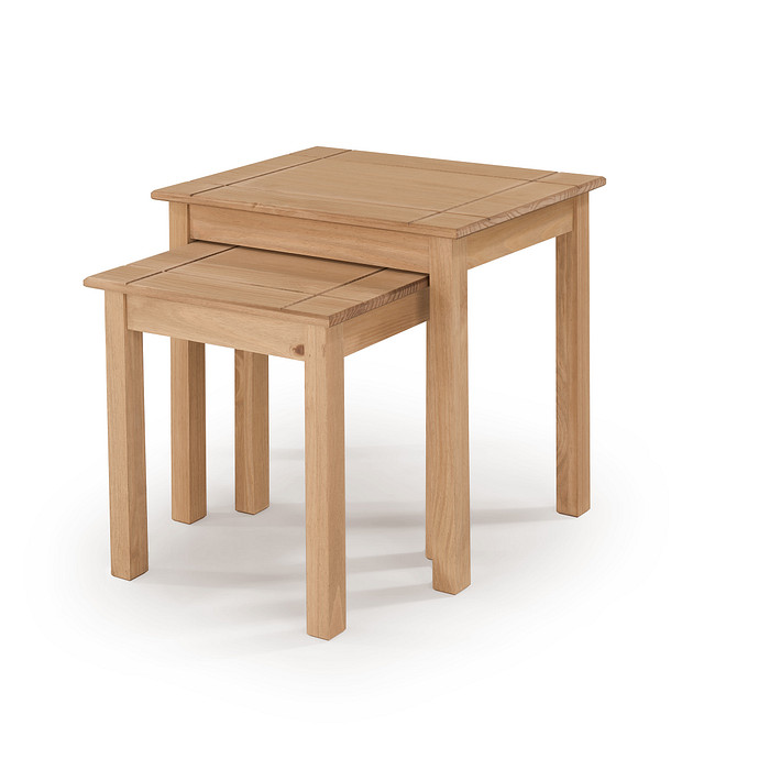 Conjunto de Mesas Laterais de Apoio Encaixáveis em Madeira – 2 Peças com Design Clássico