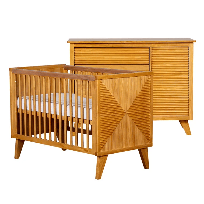 Kit Zig Berço 2 em 1 e Cômoda 4 Gavetas e 1 Porta em Madeira Maciça Mel