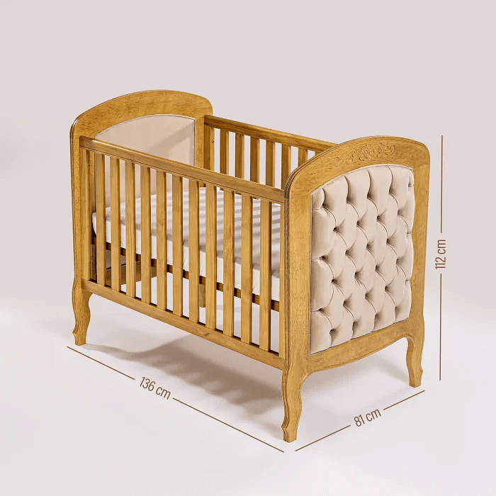 Berço Americano Entalhado Clássico Capitonê 2 em 1 na Cor Mel