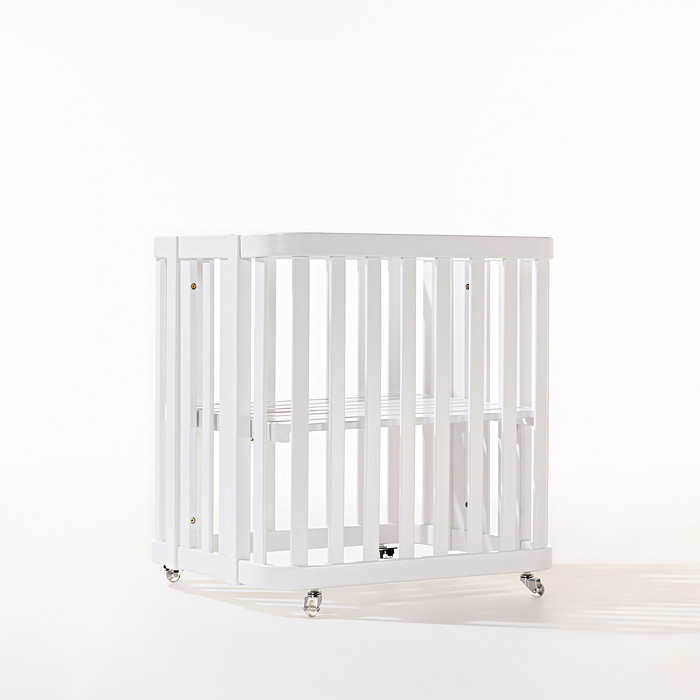 Kit Berço 3 em 1 + Cômoda 4 gavetas e 1 Porta com Rattan Branco | Linha Feliz + 1,2,3