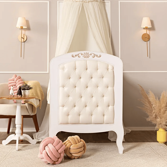 Berço Americano Entalhado Clássico Capitonê 2 em 1 Branco Provençal