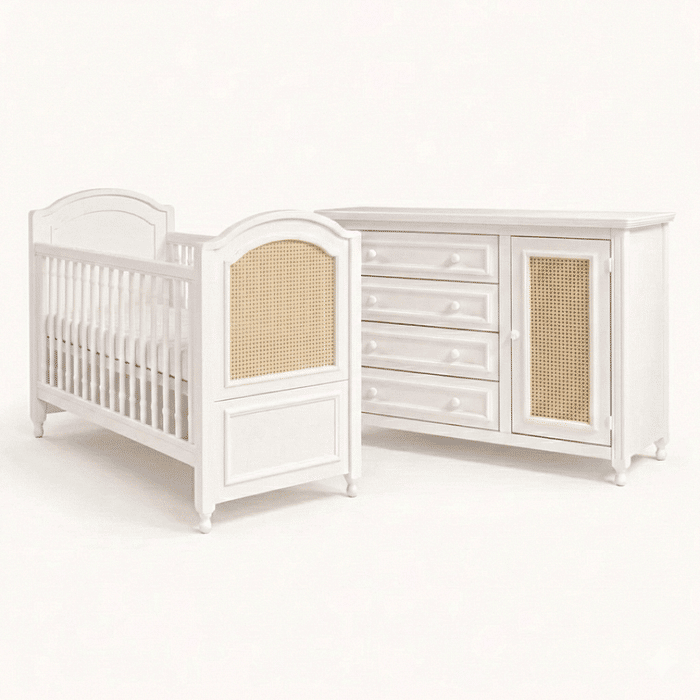 Kit Feliz Berço 2 em 1 e Cômoda 4 Gavetas e 1 Porta com Rattan em Madeira Maciça Branco com Mel