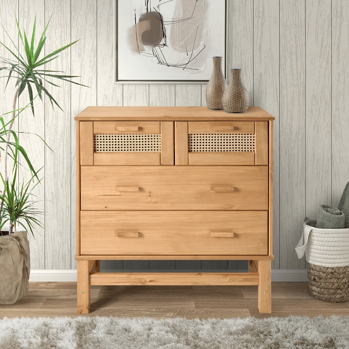 Cômoda Nature em Madeira e Rattan 04 gavetas