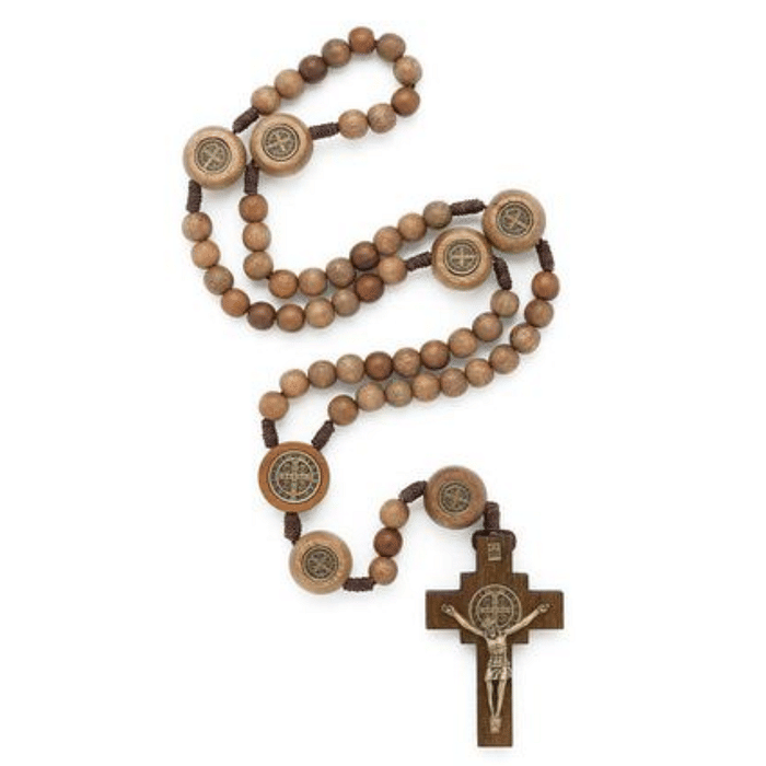 Terço de Madeira com Entremeio de São Bento e Imagens da Medalha nos Mistérios