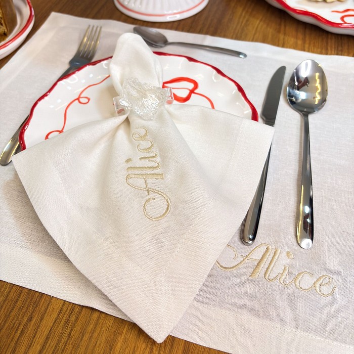 Guardanapo Branco Bordado Nomes