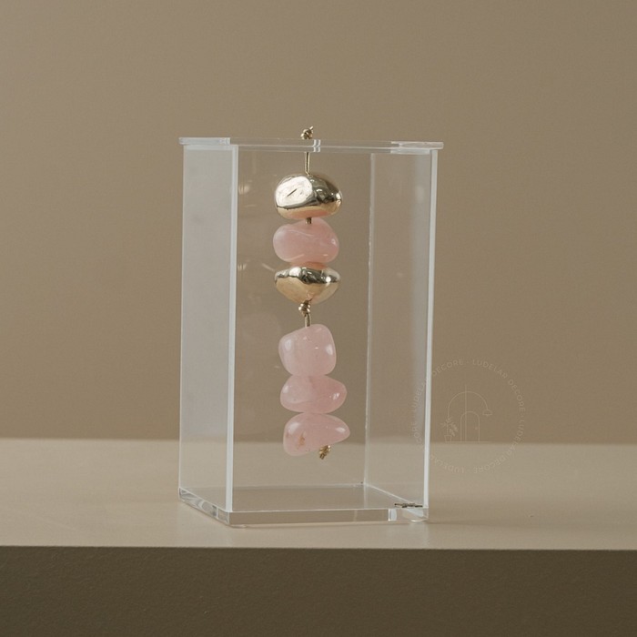 Escultura Pedra Quartzo Rosa c/ Caixa de Acrílico - 18 cm