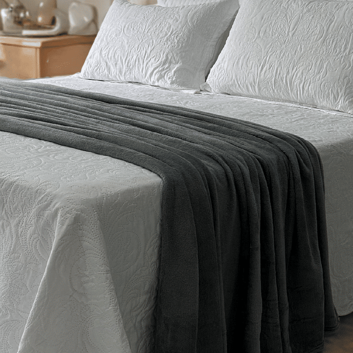 Manta Plush Queen Liso 220x240 Cinza