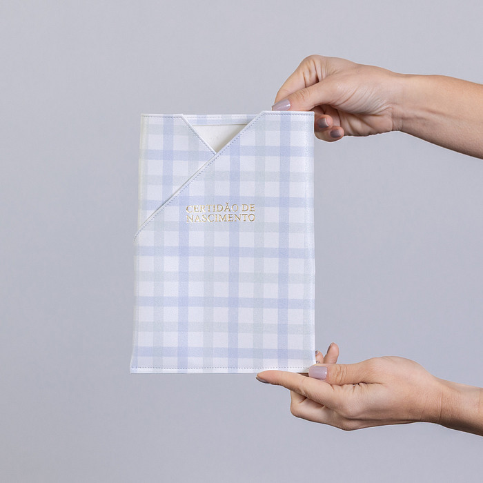 Certidão de Nascimento Gy Estampa Xadrez