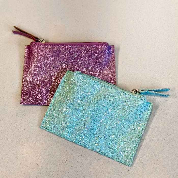 brinde necessaire brilhosa