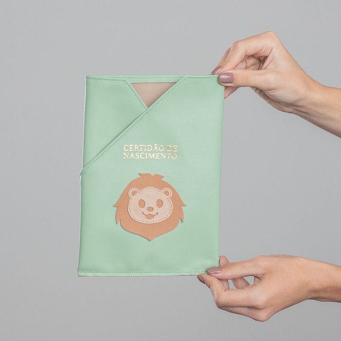 Certidão de Nascimento Gy Leão