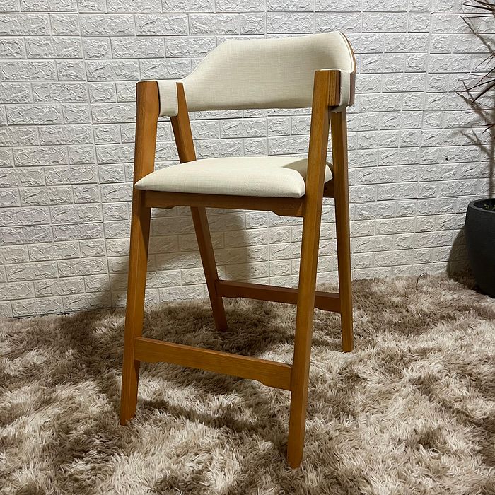 Banqueta Fixa Noroega de Madeira