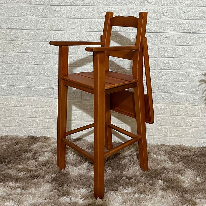 Cadeira de Alimentação Infantil Com Proteção - Verniz