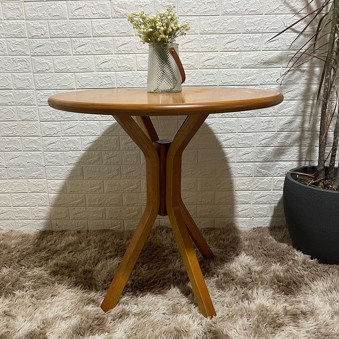 Mesa Redonda X de Madeira Maciça 80x80