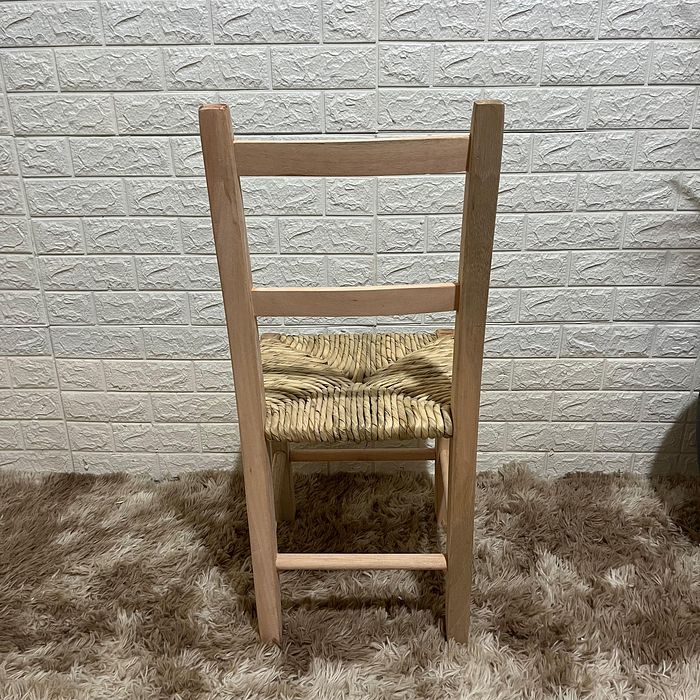 Cadeira Fixa de Palha de Madeira