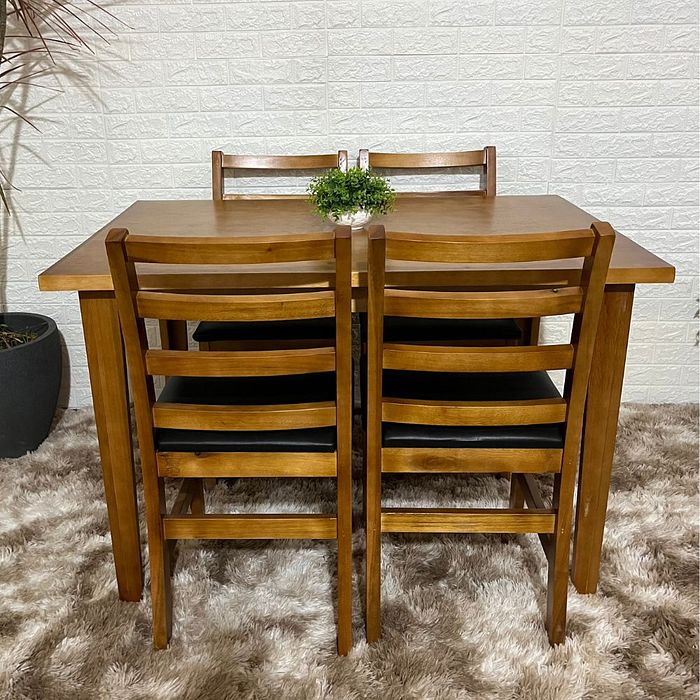 Conjunto Fixo Mesa 120x80 com 4 Cadeiras Estofadas Premium