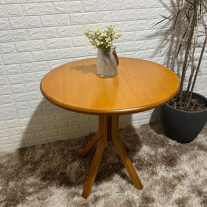 Mesa Redonda X de Madeira Maciça 80x80