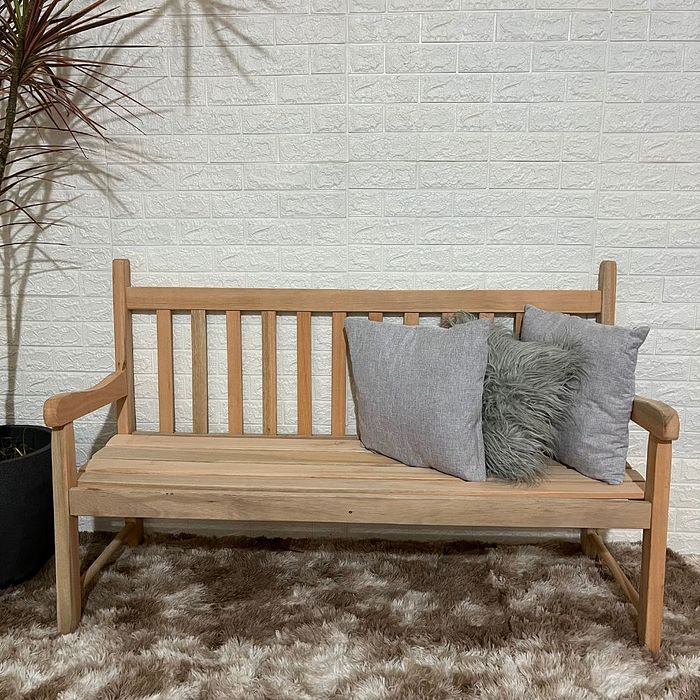 Banco de Jardim Namoradeira de Madeira 3 lugares Sem Pintura