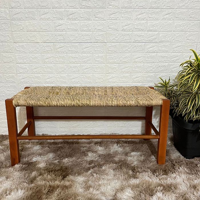 Banco de Palha Sem Encosto 102cm com verniz