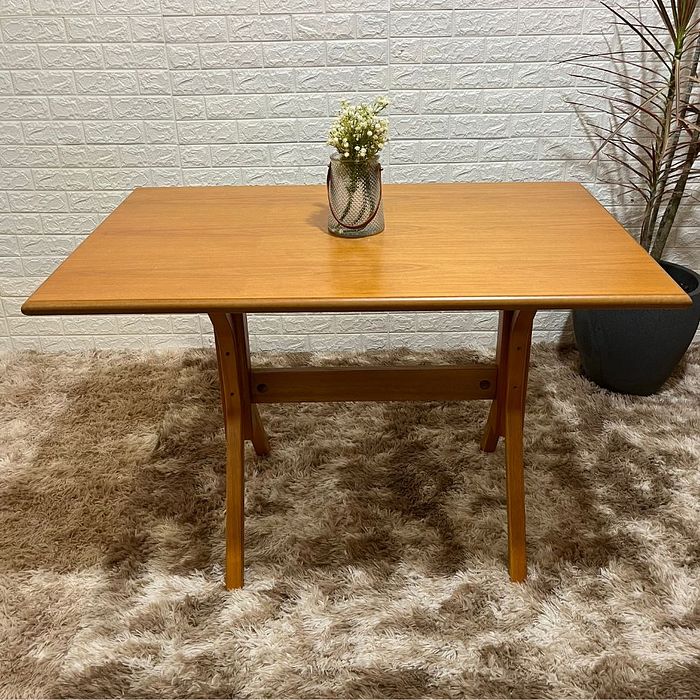 Mesa X de Madeira Maciça 120x80 Mel