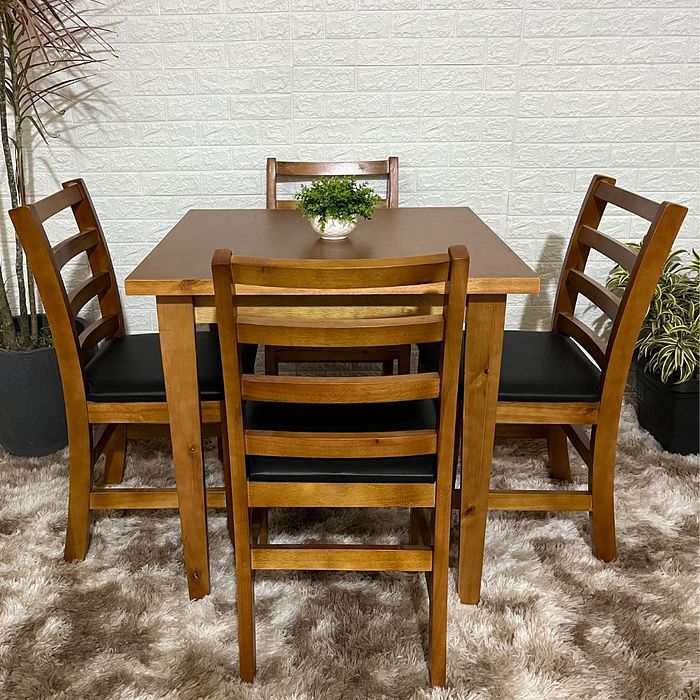 Conjunto Fixo Mesa 80x80 com 4 Cadeiras Estofadas Premium