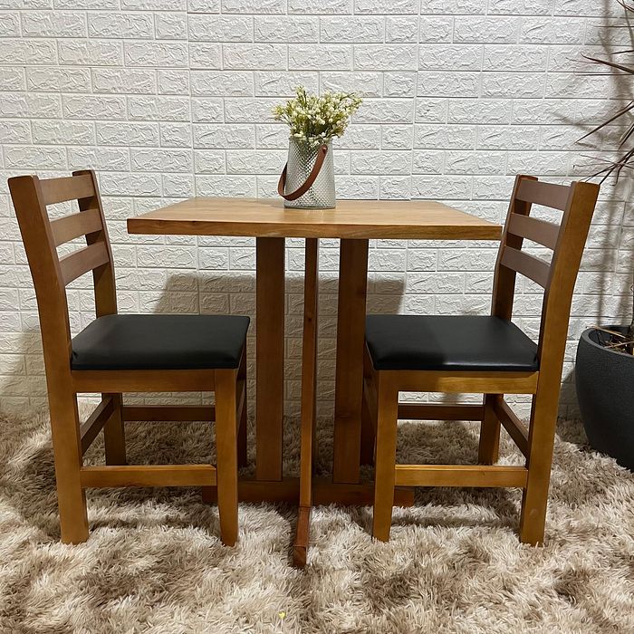 Conjunto Fixo 70x70 Mesa com 2 Cadeiras Estofadas