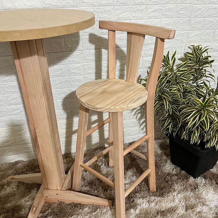 Banqueta Fixa Alta de Madeira Maciça Crua Sem Pintura