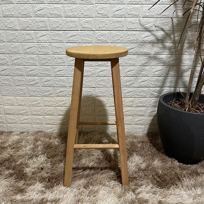 Banqueta Fixa Redonda de Madeira - Sem Pintura